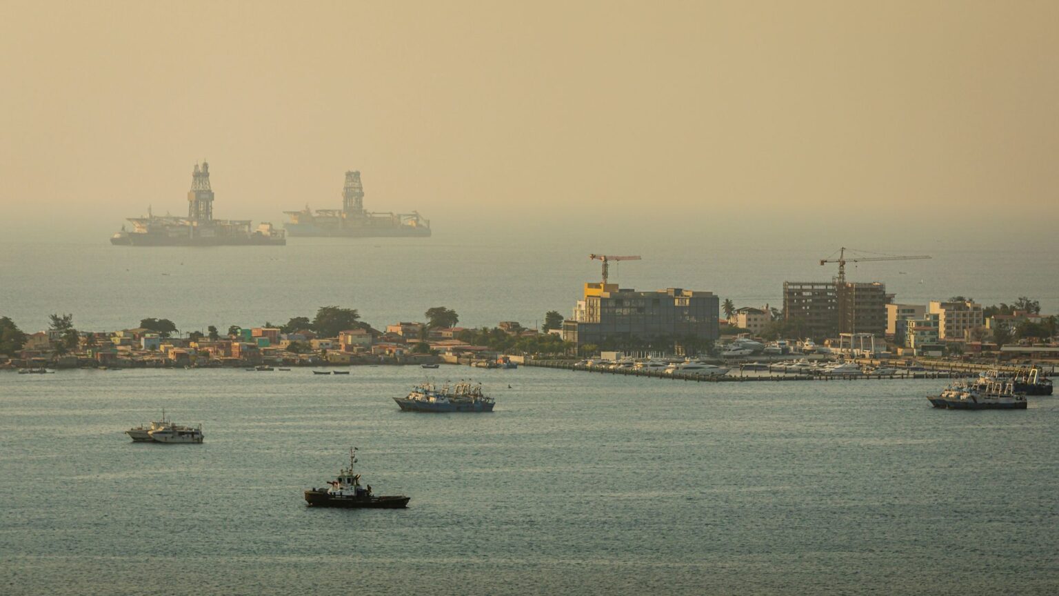 angola-producao-fotografica-parte_da_Ilha_vista_do_hotel_presidente